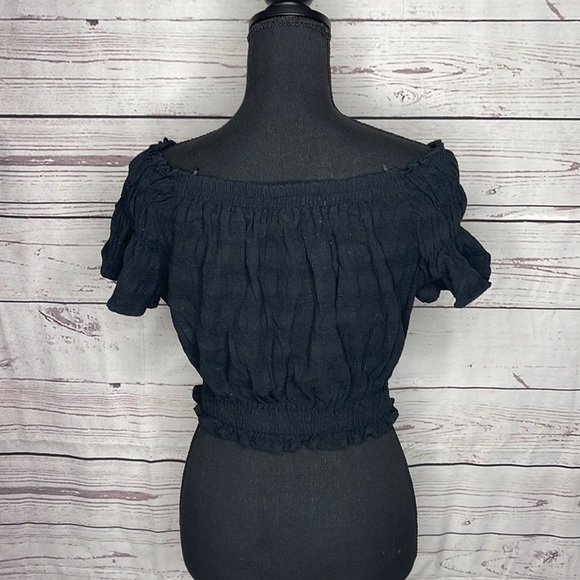 Moon River Ruched Black Cropped Blouse Sz XS! - Picture 5 of 7
